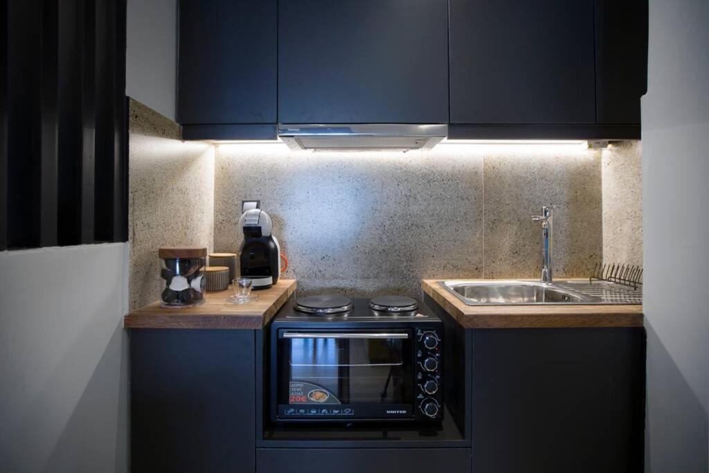 City Center Modern Renovated Apartment เอเธนส์ ภายนอก รูปภาพ